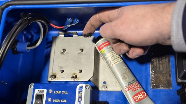 <p><strong>Install the Adaptor Plate</strong></p><p>Use grease or anti seize on the M5 SS threads</p>