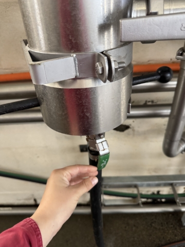 <p>Open green taps to drain filters</p>