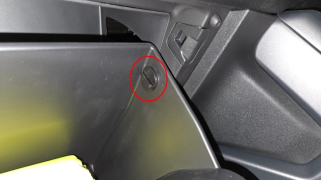 <p><strong>Step 2:</strong> Twist and pull to remove the clips holding each side of the glovebox in place</p><p>Remove the glovebox entirely and set aside.</p>