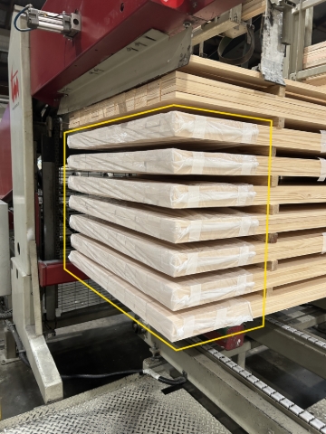 <p>The ends are currently wrapped with a plastic cover and taped. This to for water tightness.&nbsp;</p><p><em><strong>This could be removed if the stretch wrap can cover enough of the end to keep the packet water tight.&nbsp;&nbsp;</strong></em>&nbsp;<br></p>