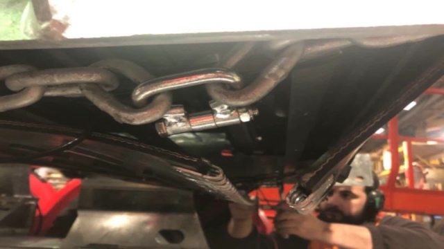 <p>Pull belt back out of machine and join chain using joiner links.</p>