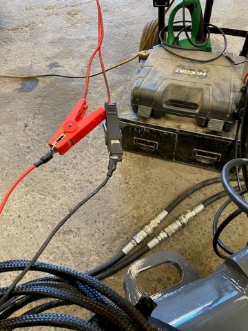 <p>Connect auxiliary power </p>