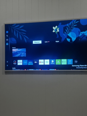 <p>TV will turn on with this screen. Wait about 20 seconds. The screen will automatically change to the APPLE TV screen saver.&nbsp;</p>