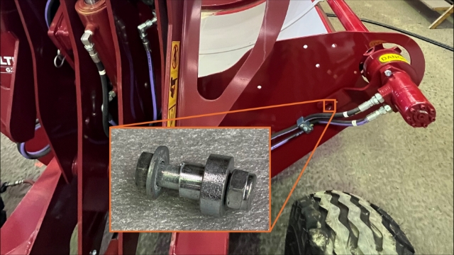 <p><span>Remove the motor mount retaining bolt.</span><br></p>