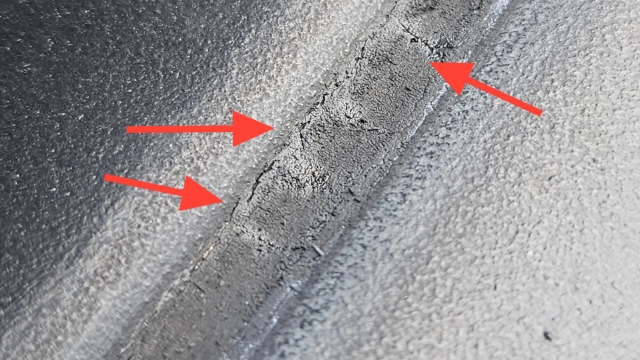 <p><em>Example of aged seal showing hairline cracking - remove and reseal</em></p>