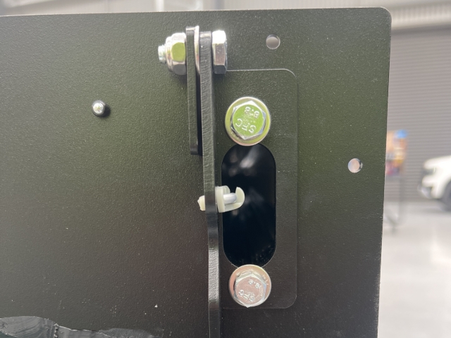 <p>Repeat steps 1-3 on the RHS of the faceplate.</p>