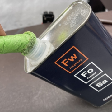 <p>Using rolled cloth put surface activator on it </p>