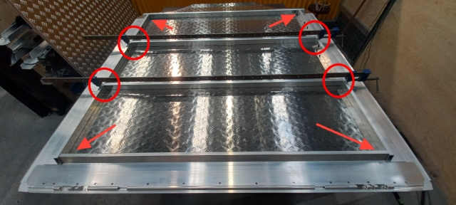 <p>Set welder to job <strong>#3</strong> thickness <strong>3.6</strong> Tack all RHS as shown. The circled areas weld both sides of RHS, The arrows indicate only weld this side </p><p><strong>QCQ: </strong>There should be no gap between the RHS &amp; lid shell</p>