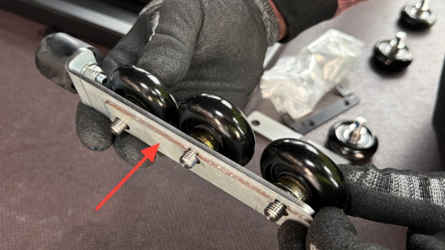 <p>Pre assemble the LH bearing plate with the bearing plate washer behind the bearing plate.</p>