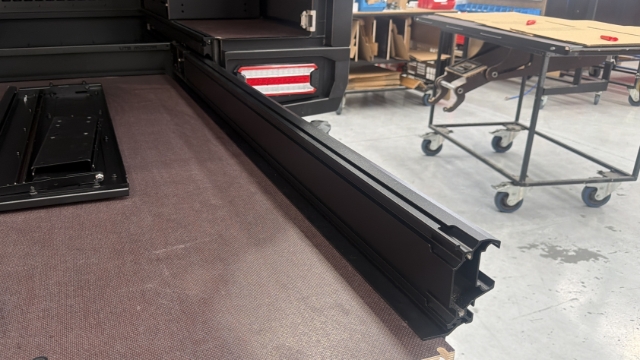 <p>Repeat for the RHS extrusion runner.</p>