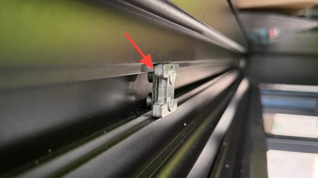 <p>Install the catches to the service body.</p><blockquote><p><strong>CQC: </strong>Ensure the catches are installed to the pilot cut-out, and the catch sits pressed up against the body extrusion.</p></blockquote><p></p>