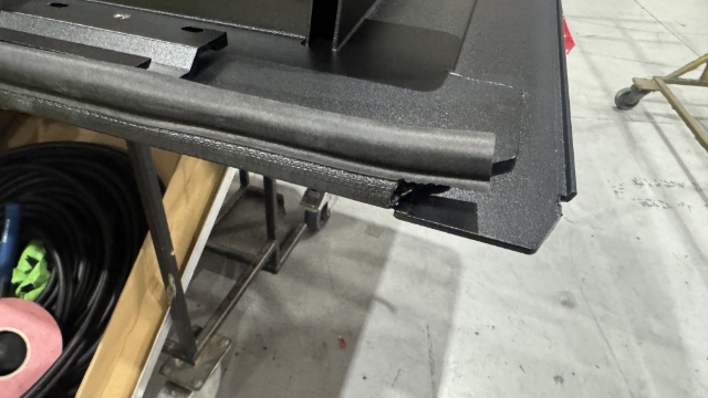<p>Check windlace for defects and position, to ensure bulbseal will fit correctly when applied.</p>