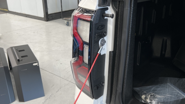 <p>Reinstall the taillight using a T30 torx screwdriver.</p>