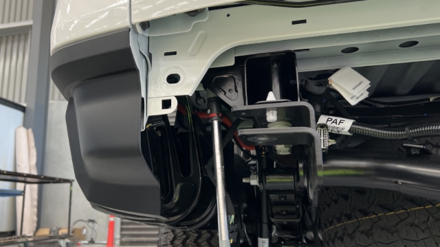 <p>Using a 15mm socket and the impact wrench, remove the 6 chassis bolts.</p>
