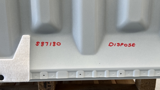 <p>Write the sales order number and wellside instruction on the front of the tub.</p>