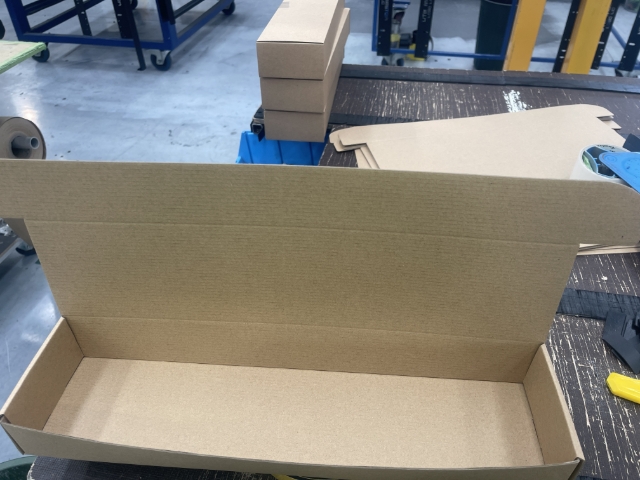 <p>Prepare fitting kit box. </p>