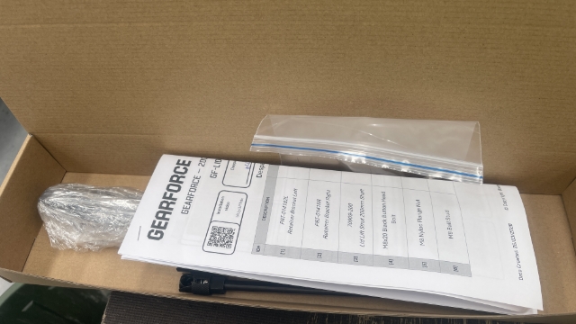 <p>Fold fitting instructions lengthwise and place inside the box. </p>