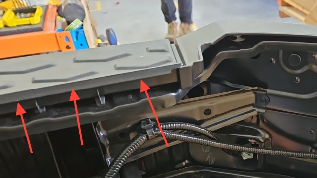 <p>Use pry tool to carefully remove this capping from retaining clips</p><blockquote><p><strong>CQC:</strong> Do not force, these clips will likely break</p></blockquote><p></p>