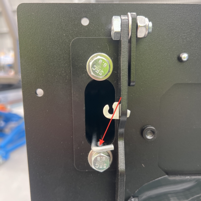 <p>This will expose inside the drawer assembly. If the locking rods have come loose, reconnect these to the handle or gripped grip and pull these using a pair of pliers to release the drawer latch.</p>
