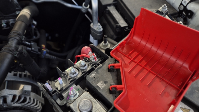 <p>Secure the positive branch of the wiring harness to the battery using a SS M6 Flange Nut. (Non-Nyloc) Torque to manufacturers spec specified in the vehicle manual, and Mark with paint pen once torqued.</p><blockquote><p><strong>Critical:</strong> Ensure nut is torqued to the manufacturers torque spec.</p><p>Ford torque spec on next page.</p></blockquote><p></p>