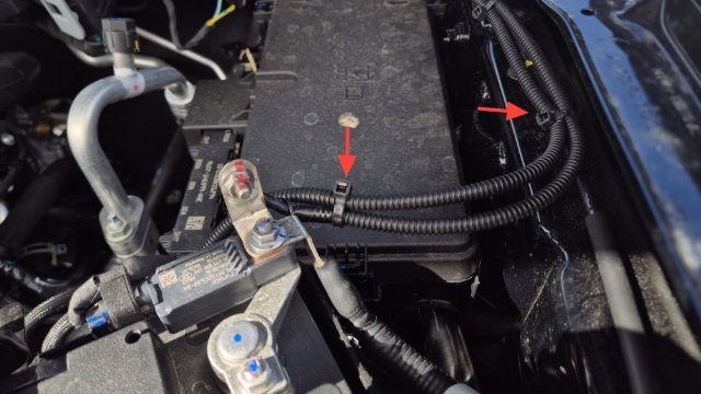 <p>Secure the negative branch of the wiring harness to this earth bolt using a SS M6 flange nut.</p><blockquote><p><strong>CQC:</strong> DO NOT USE nyloc as this may melt under high load conditions</p></blockquote><p></p>