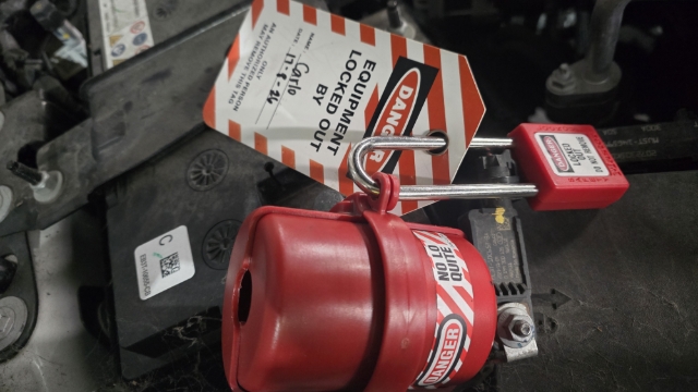 <p>Install lock-out equipment to the negative terminal.</p><blockquote><p><strong>CQC: </strong>Ensure this stays isolated during all loom fitment processes to ensure system does not fault</p></blockquote><p></p>
