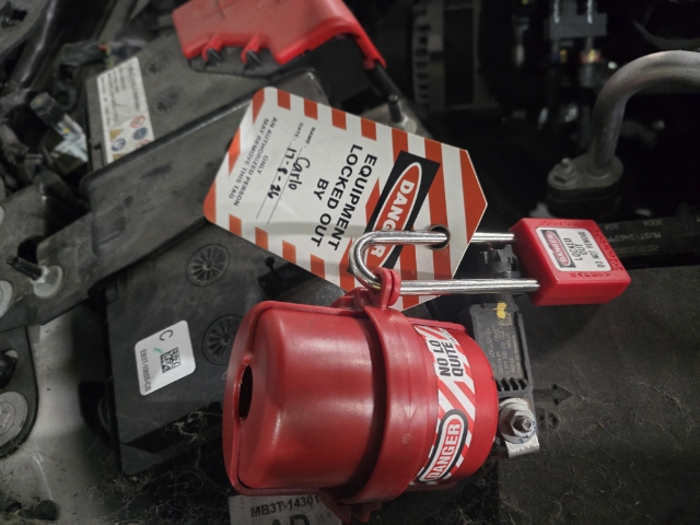 <p>Install an Equipment locked out on the Negative terminal.</p><p></p>