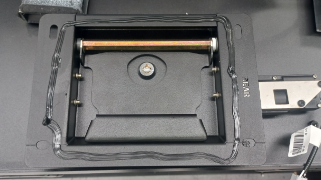 <blockquote><p><strong>Rear door handle</strong></p></blockquote><p>Apply surface activator and glue as shown</p>