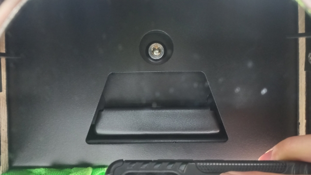 <blockquote><p><strong>Rear door handle </strong></p></blockquote><p>make sure handle is centered in the handle cutout before tightening the nuts </p>