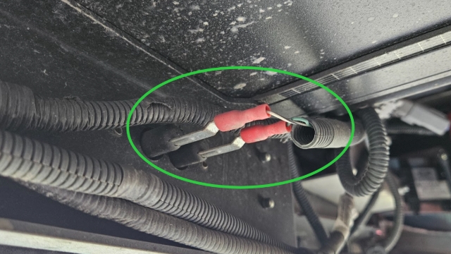 <p><strong>Verify power feed from vehicle side</strong></p><p>Locate vehicle to Trailcore connection at rear of body, typically on passenger side behind rear faceplate.</p><p>Remove female spade connectors and verify power feed to this point from Vehicle</p><p></p>