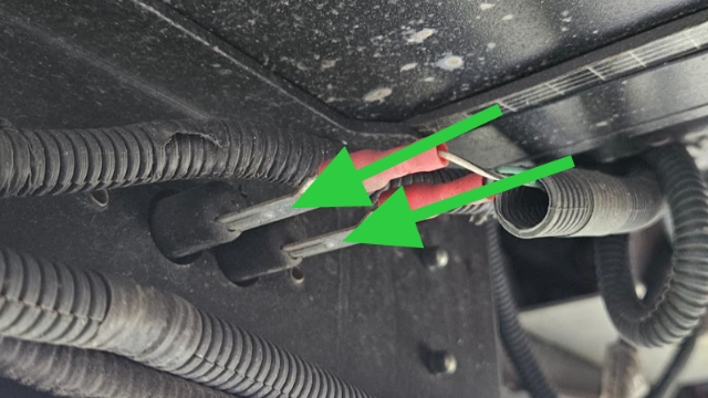 <p><strong>Verify light operation</strong></p><p>Remove Spade connectors and close drawer/faceplate, Apply 12v onto legs to verify light operation of circuit within - swap polarity to verify this</p><p>Swap polarity of vehicle feed if this is the issue </p>