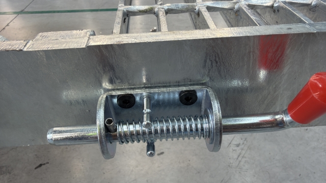 <p>Install dead bolt to step using 4 x M6x25 CSK with M6 nyloc nuts</p>
