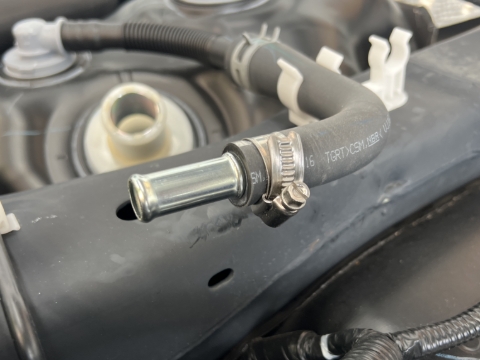 <p>Fix the 60mm breather joiner back into the same hose using a 7mm hose clamp.</p>