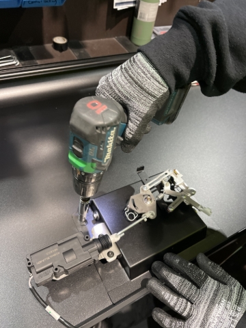 <p>Tighten the nuts to the studs </p>