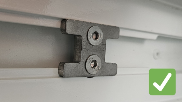<p>Inspect the 'dog bone' to ensure this is tightly secured.</p>