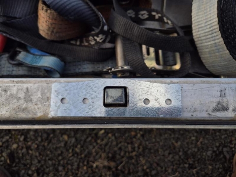 <p>Using 4 x 6.4mm ali rivets. Rivet the brace plate into place.</p>