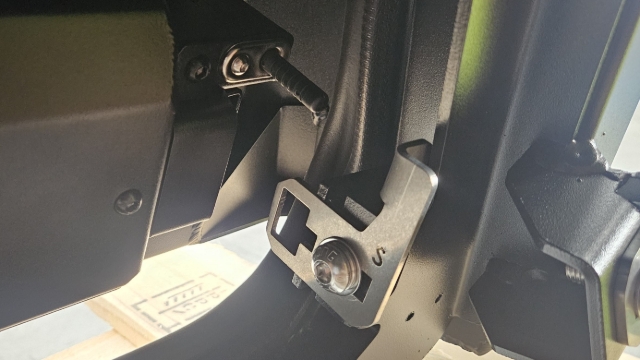 <p><strong>Latch / Switch position </strong></p><p><strong>Showing untrimmed on this model</strong></p>