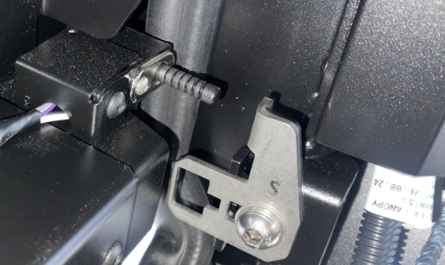 <p>Confirm the switch aligns correctly to the locking tab.</p><p>Once this aligns, fully tighten the 2 x M6 Bolts.</p>