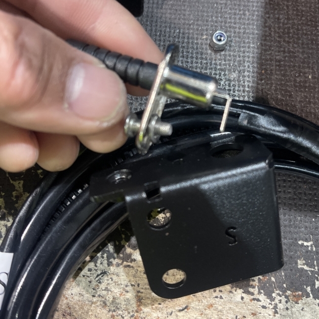 <p>Insert the switch with M4x12 bolt and put spring washer as a spacer.</p><p><br></p>