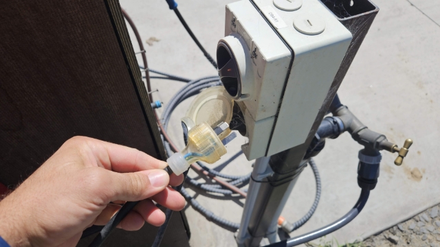 <p>Turn on submersible pump</p>