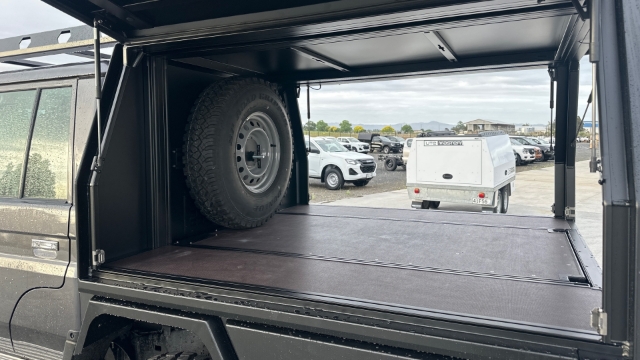<p><strong>Open doors slowly</strong> - Inspect all interior for any water entry, pay close attention to any drips internally and note location for rework, inspect all front and rear walls</p>