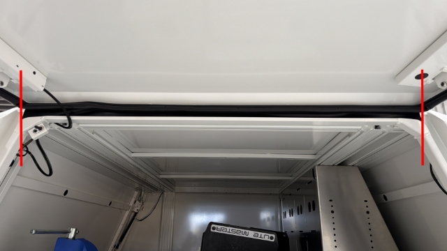 <p>Line up the weather flap of the new windlace with the top of the rear door. Press firmly into place.</p>