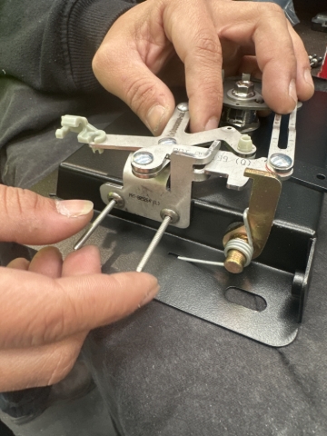 <p>On the side of the assembly there are two holes that need to line up with PRT-011225 and PRT-005264.</p><p>Secure with rivets.<br></p>