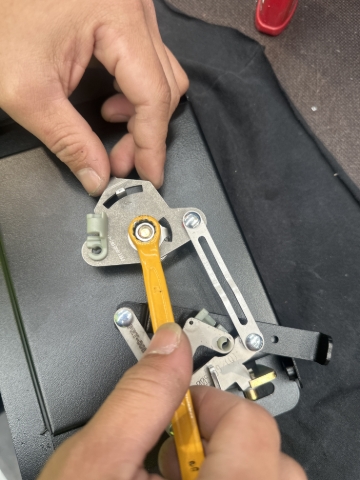 <p>Tighten until flush </p>