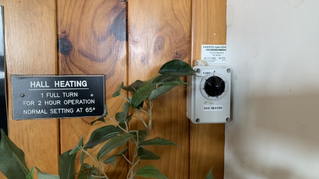 <p>Turn the dial clockwise to turn the heating on for the desired length of time</p>