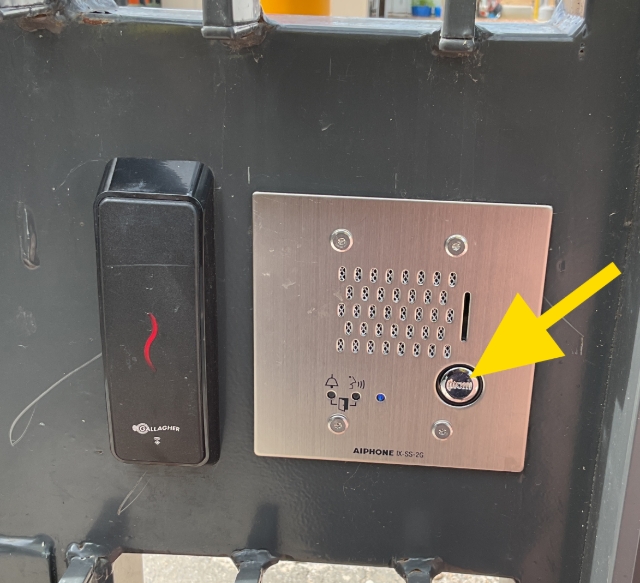 <h2>Visitor Entry</h2><p>Visitors to site need to press the speaker icon for admin or office staff to open gate.</p><p></p><p>Once access is granted gate will be unlocked.</p>