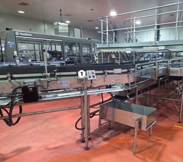 <p>At the remote singuliser box before the Evo tech there which control's bottles into the packers (Controller 4)</p><p></p><p>1.Press Green <em>'Start' </em>Button</p><p></p><blockquote style="background-color: var(--k-quote-bg-error);"><p>When bringing in bottles to the packers make sure that we watch for fallen bottles otherwise this may cause a bottle crash</p></blockquote><p></p>
