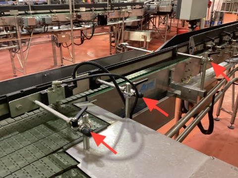 <h5>Filler Singuliser</h5><p>Move 3 rails at Singuliser to suit bottle type.</p><ul><li><p>Rail Out for 750ml</p></li><li><p>Rail In for all others.</p></li></ul><p></p>