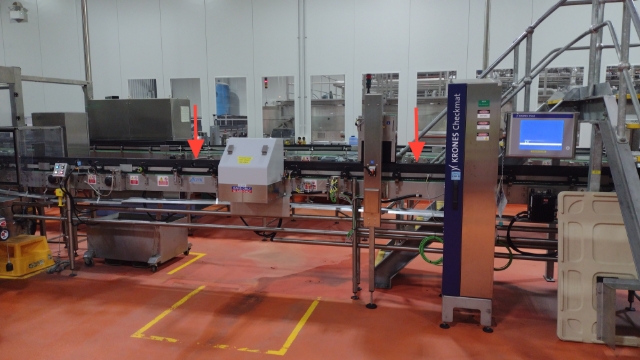 <p>Adjust rails from blower to labeller indeed to suit bottle type.</p><ul><li><p>Short bolt 330 bottles/cans</p></li><li><p>Long Bolt 750ml bottles</p></li></ul><blockquote><p>Only move operator side.</p></blockquote><p></p>