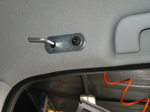 <ul><li>Fit 40mm Spacer Tubes, Insert Plate and Cover Plate.</li><li>Fit and tighten M10 x 60 But. Set Screw, Star Washer and Flat Washer in rear hole.</li></ul>